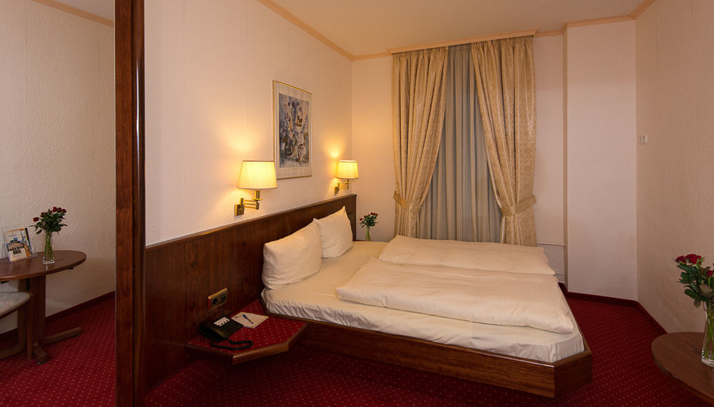 Hotel Am Kochbrunnen Wiesbaden Luaran gambar